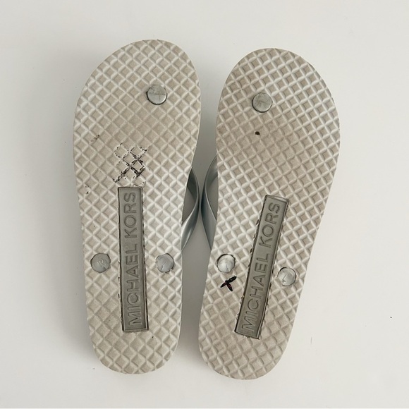 Michael Kors Metallic Silver Flip Flops - Picture 6 of 7